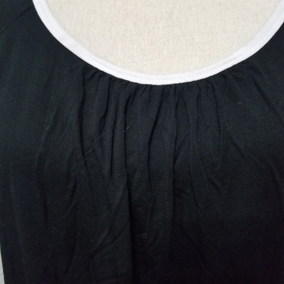 ✨ Cable & Gauge Cold Shoulder Super Soft Swing Tee - Picture 5 of 8